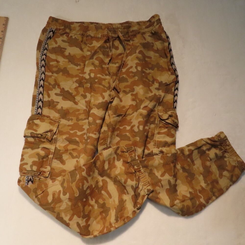 Sundance Womens Small Brown Tan Camo Cargo Jogger Pants Embroidered Side Stripe